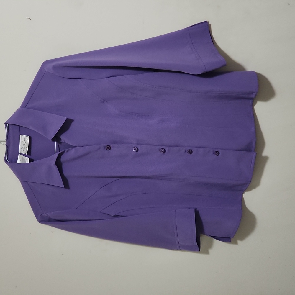 Lavender button down 3/4 sleeve blouse